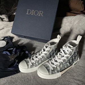 Authentic Dior High-Top Oblique Sneakers size 40
